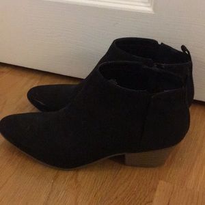 Gap Black Suede Booties size 7